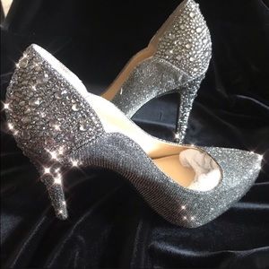 Jessica Simpson🤍 PEHYTON Pumps🤍 in Silver
